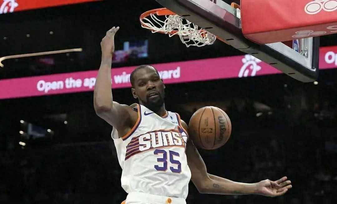 开云-杜兰特迎来二十赛季出色发挥，曼联观众热烈欢呼！-开云