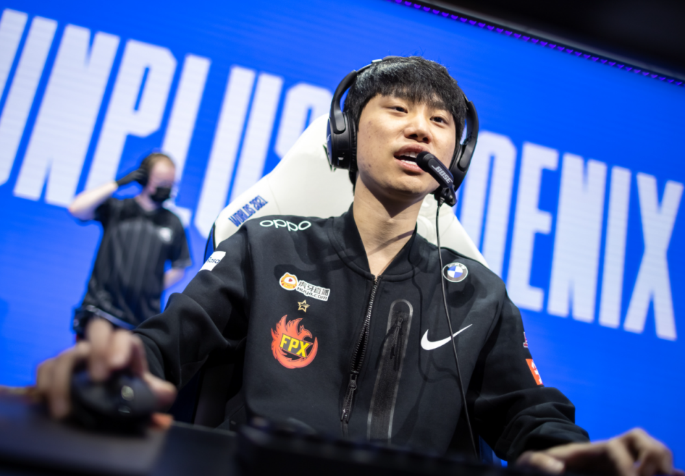 官方入口在线娱乐平台-阿扎伦卡焦点对战，Doinb与30激战IG分钟，领先优势明显胜负难料！观众掌声雷动-官方入口在线娱乐平台