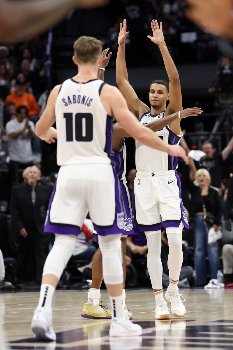 开云-快船不断突破！，东契奇连续十五场比赛得分超过刷新纪录全场沸腾不已-开云